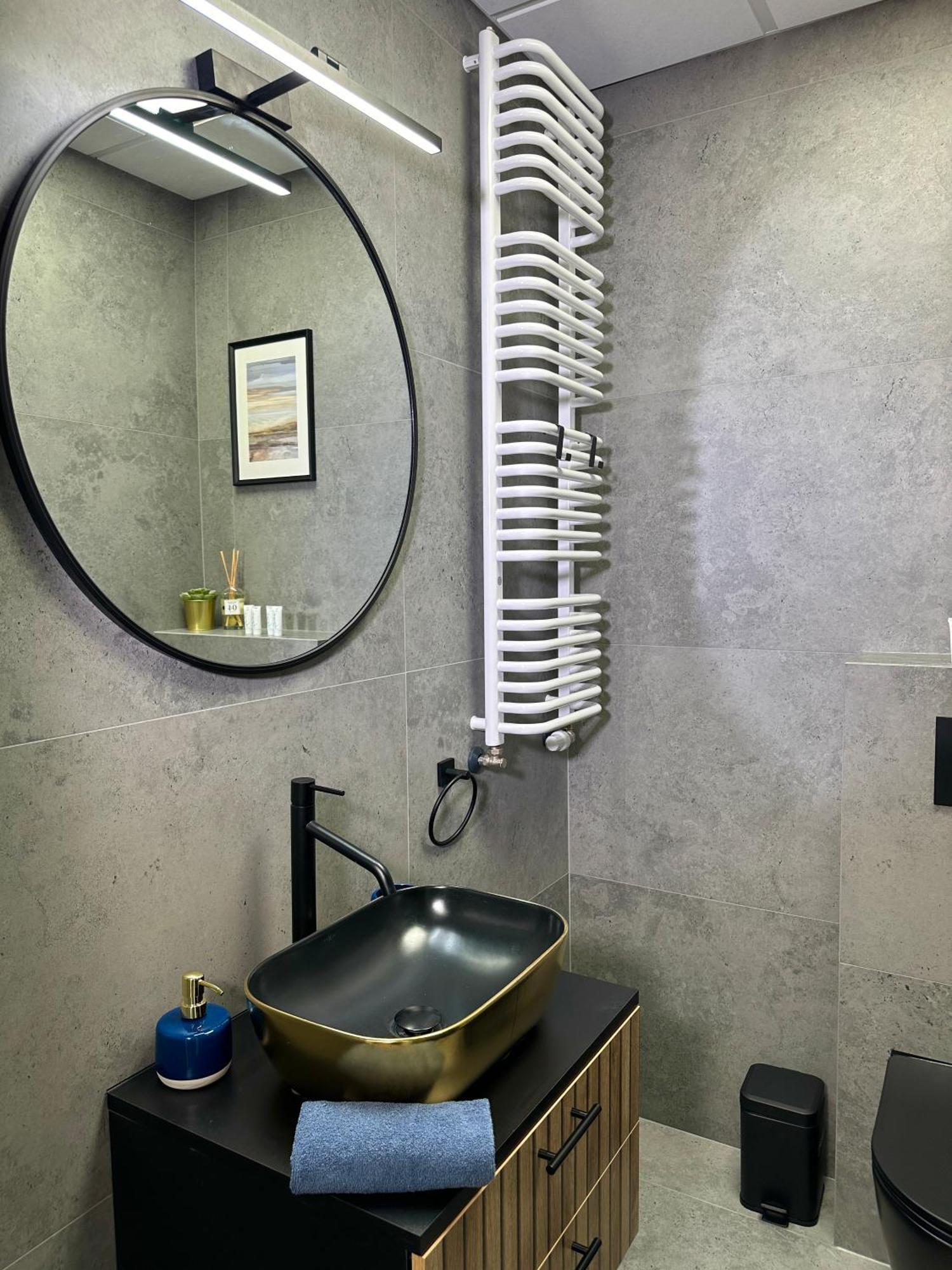 Sky Tower Apartments ワルシャワ エクステリア 写真